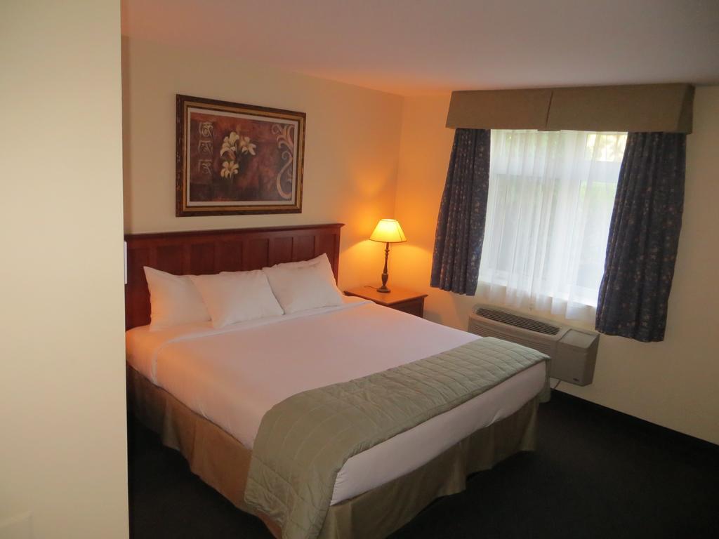 Hotel St-Bernard Saint-Bernard-de-Lacolle Rom bilde