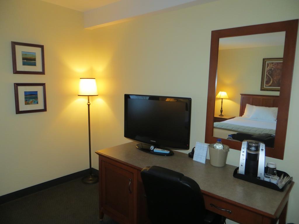 Hotel St-Bernard Saint-Bernard-de-Lacolle Rom bilde