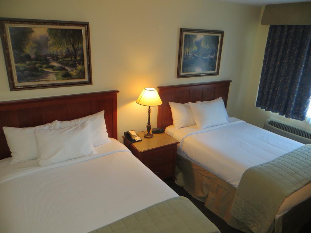 Hotel St-Bernard Saint-Bernard-de-Lacolle Rom bilde
