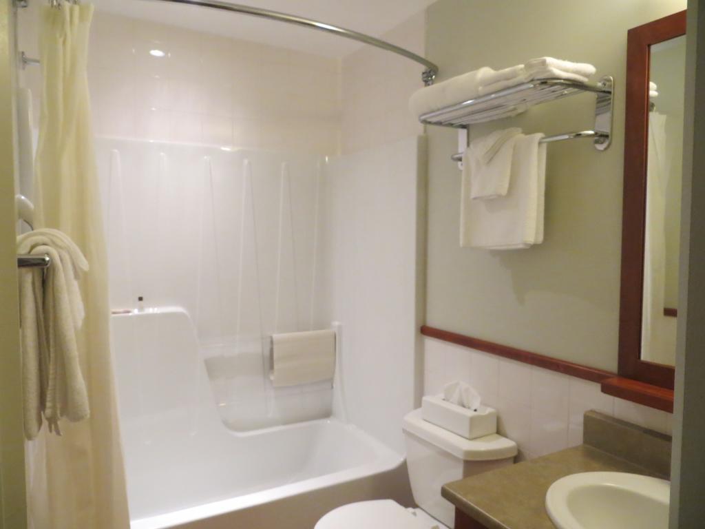 Hotel St-Bernard Saint-Bernard-de-Lacolle Rom bilde
