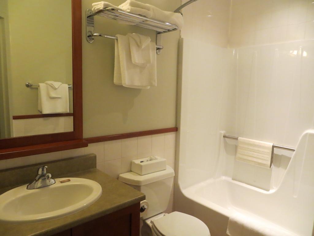 Hotel St-Bernard Saint-Bernard-de-Lacolle Rom bilde