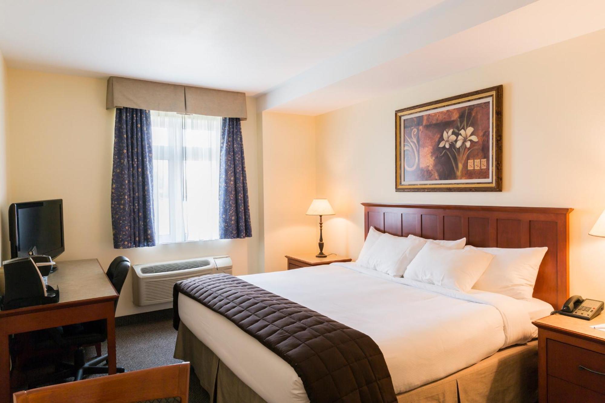 Hotel St-Bernard Saint-Bernard-de-Lacolle Eksteriør bilde